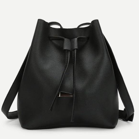 Unbranded - Boutique Item Handbags - Black Vegan Leather Drawstring Bucket Bag